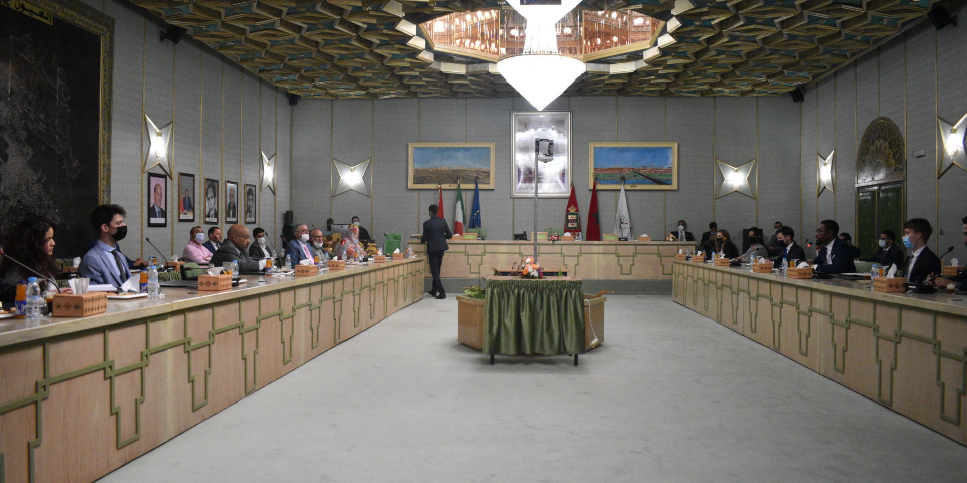 Réunion de travail entre les JEUNES UE-UA et le conseil communal de Laayoune