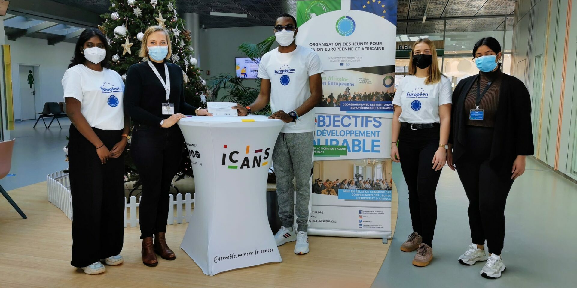 l'OJUEA à Institut de Cancérologie de Strasbourg pour une remise symbolique d'un don