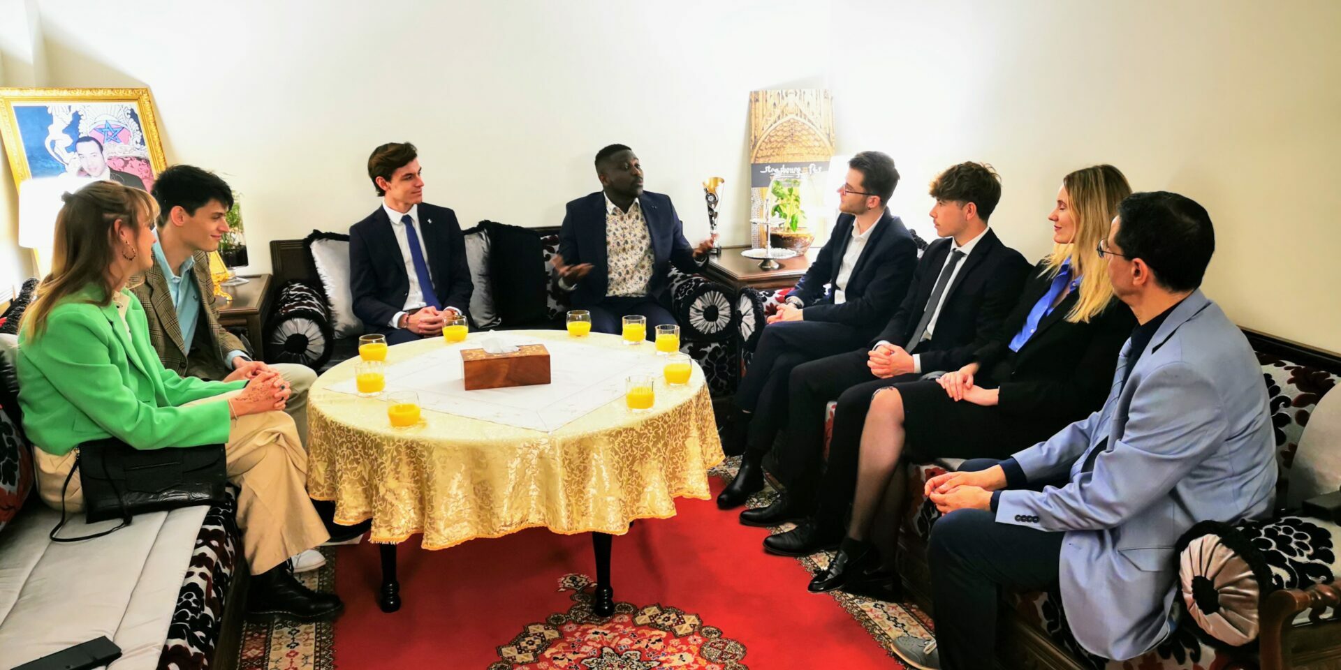 Le 6 mai dernier, nous les JEUNES UE UA avons été des invités spéciaux de S.E.M Driss El Kaissi Consul Général du Maroc à Strasbourg. Le projet de St'as'Dakhla était au menu de nos échanges.